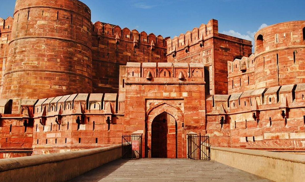 8 Historical Palaces With Stunning Architecture Details