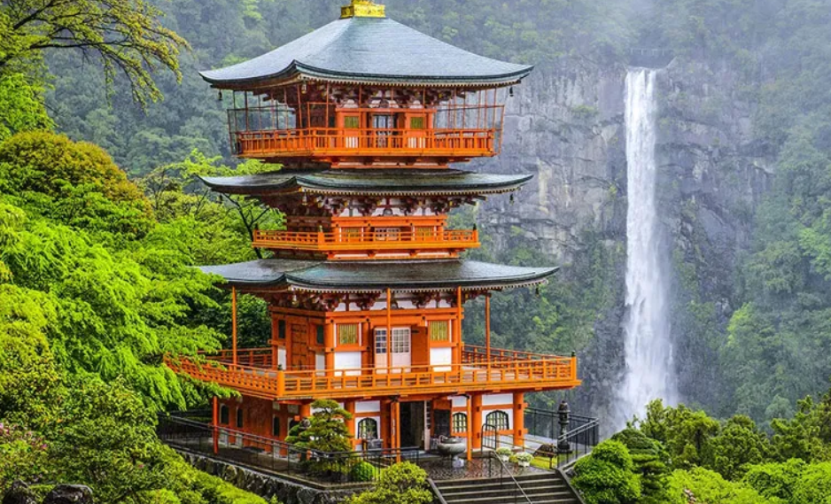 Exploring the Unique Beauty of Japanese Temple Design